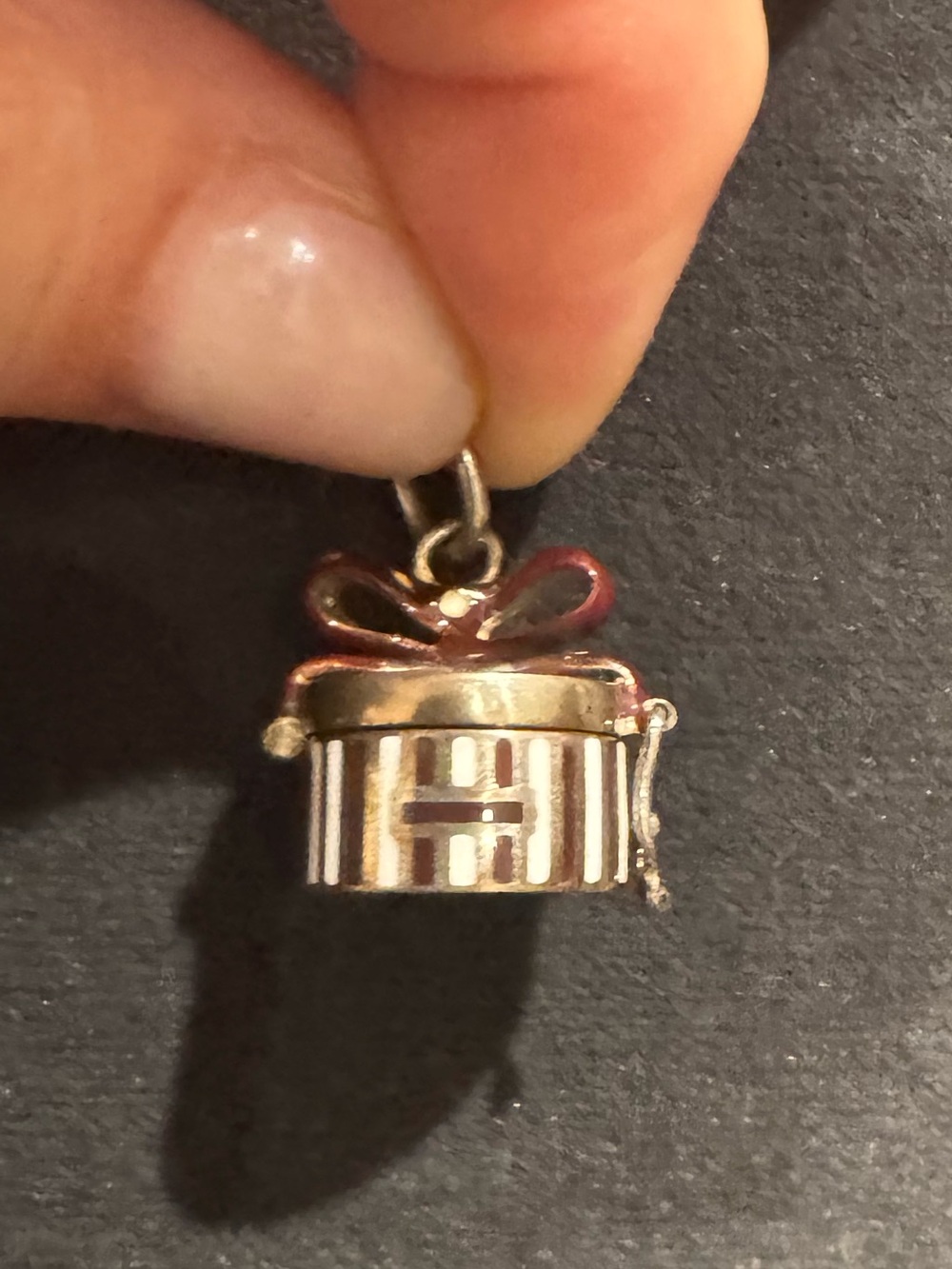 Henri Bendel Hat Box Charm
